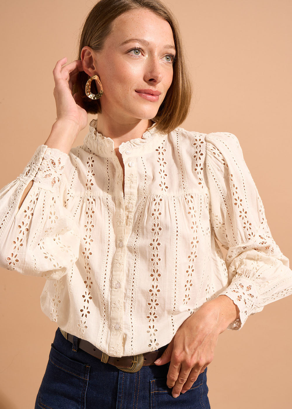 CAJOSIANE Chemise ample en broderie anglaise à col volanté - 1 - Sud Express - Sud Express