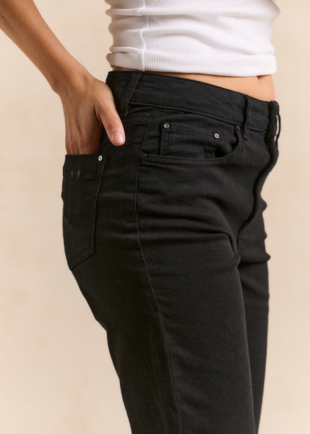 Jean flare court en denim noir - Sud Express - 5 - Sud Express