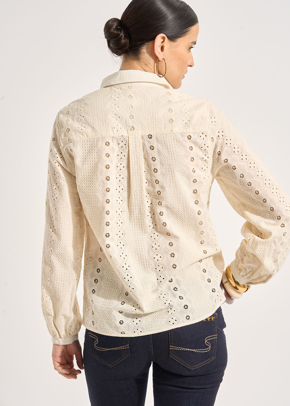 Chemise en coton avec des broderies anglaise - Sud Express - 3 - Sud Express