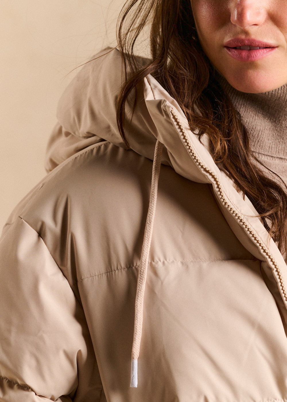 Oversized short puffer jacket with hood - Sud Express - 2 - Sud Express