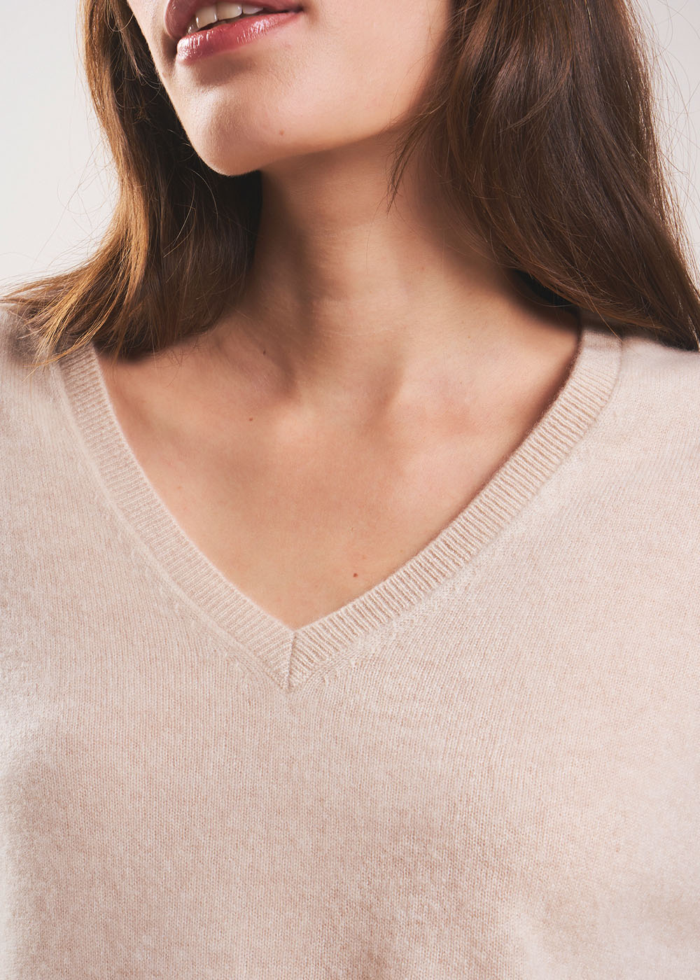 Pull en 100% cachemire à Col V - Sud Express - 4 - Sud Express