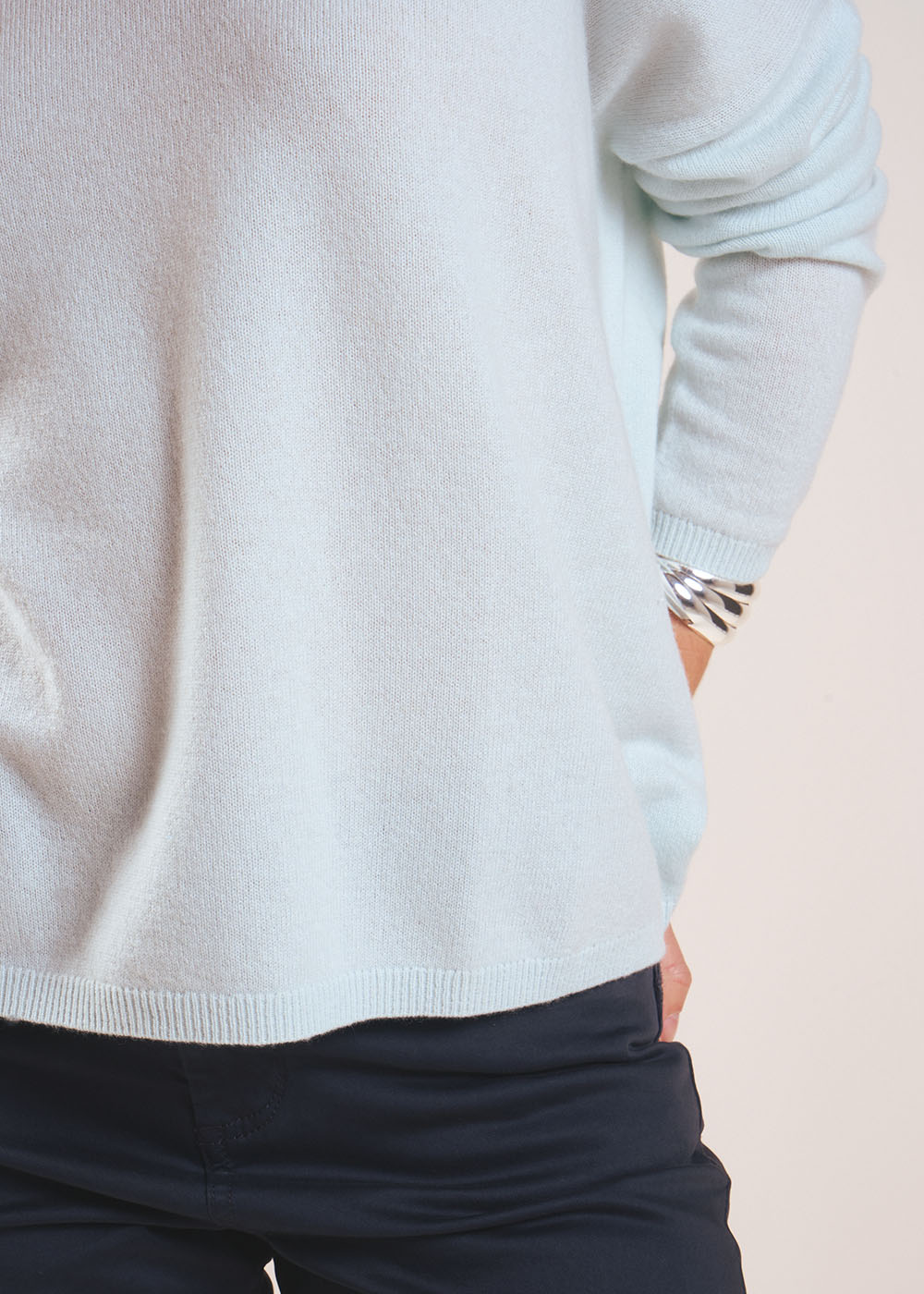 MONJOE Pull en 100% cachemire à Col V - 4 - Sud Express - Sud Express