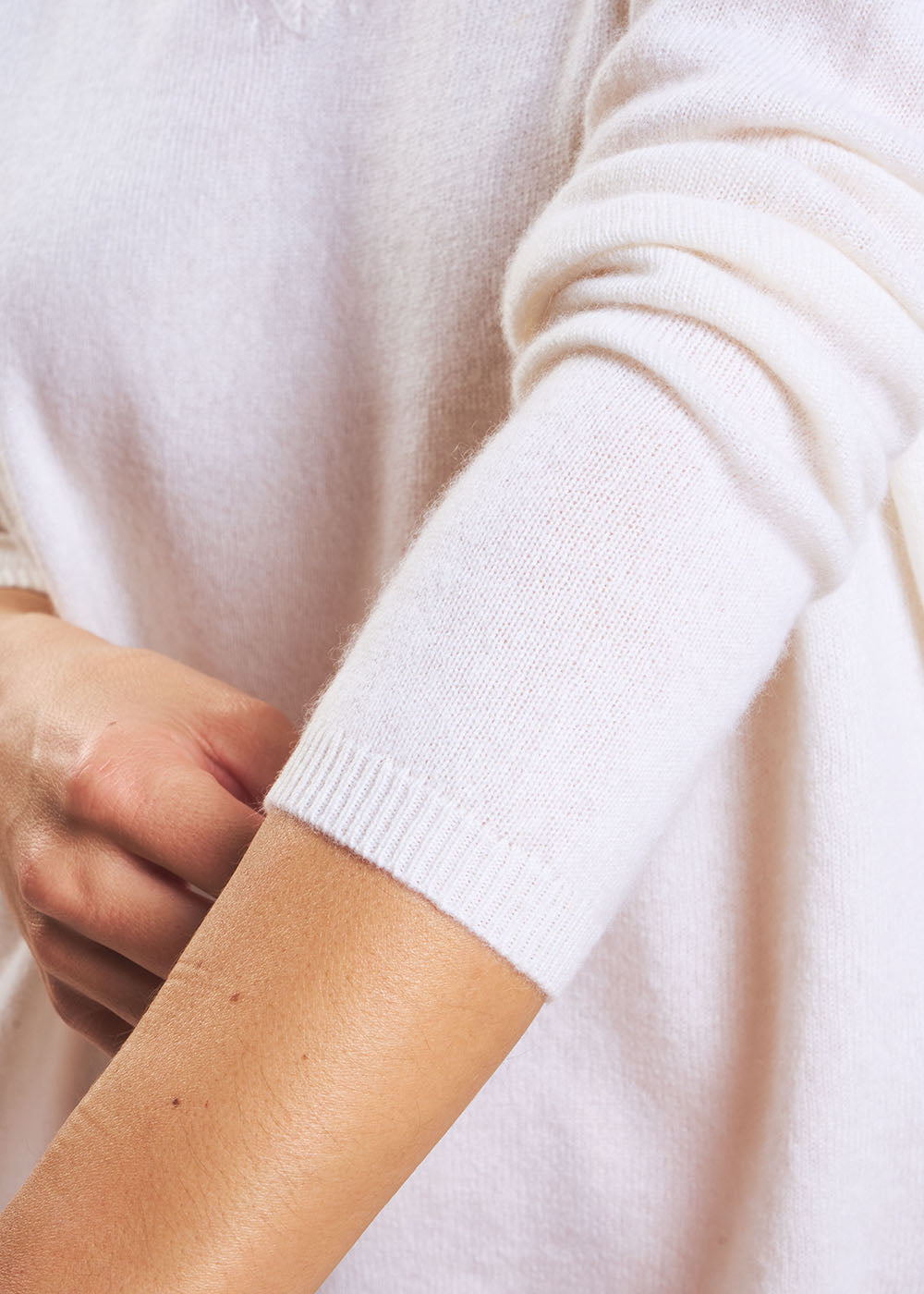 MONJOE Pull en 100% cachemire à Col V - 4 - Sud Express - Sud Express