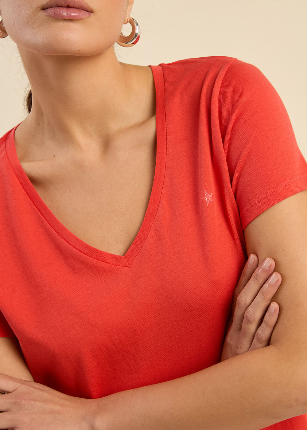 THELMA Tee-shirt col V en coton - 2 - Sud Express - Sud Express