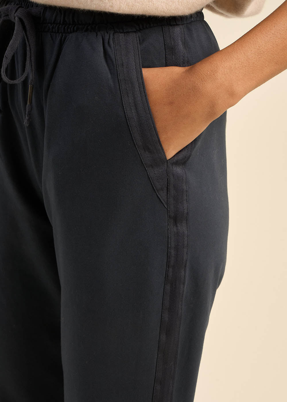 Jogging détails en satin - Sud Express - 2 - Sud Express