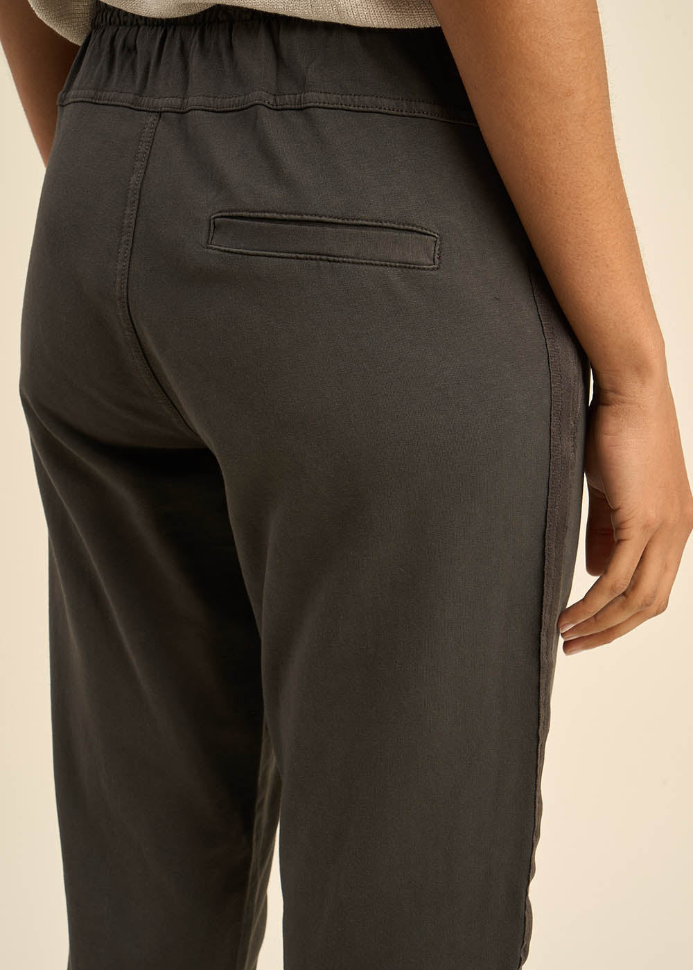 POERY Jogging détails en satin - 4 - Sud Express - Sud Express