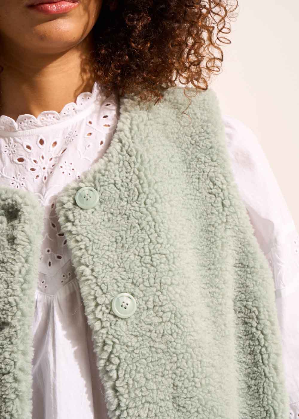 GLADYM Gilet sans manches en fausse fourrure - 2 - Sud Express - Sud Express