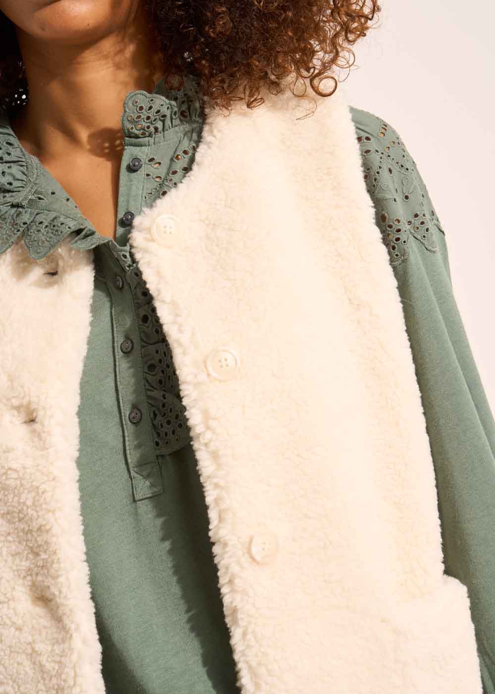 GLADYM Gilet sans manches en fausse fourrure - 2 - Sud Express - Sud Express