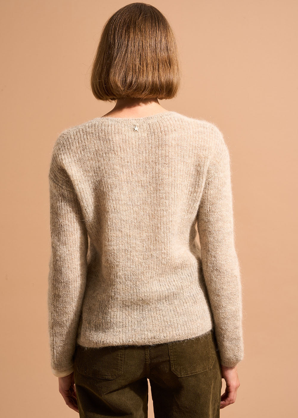 MANNAKO Pull à col V en mohairs et Alpaga - 3 - Sud Express - Sud Express