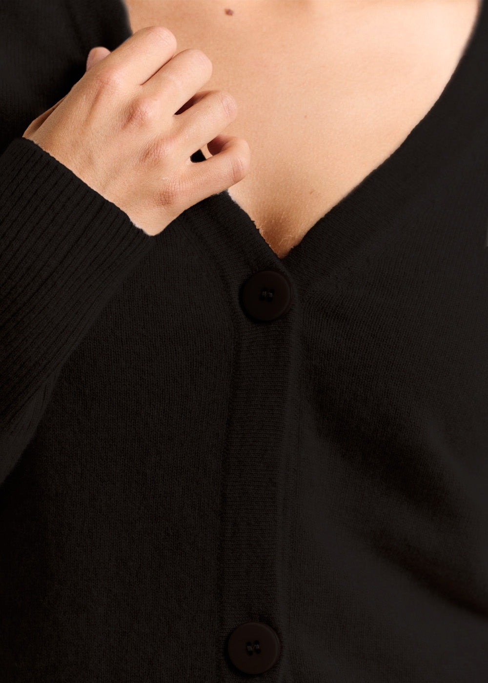 GRAMMAXE Gilet cachemire col V forme courte - 2 - Sud Express - Sud Express