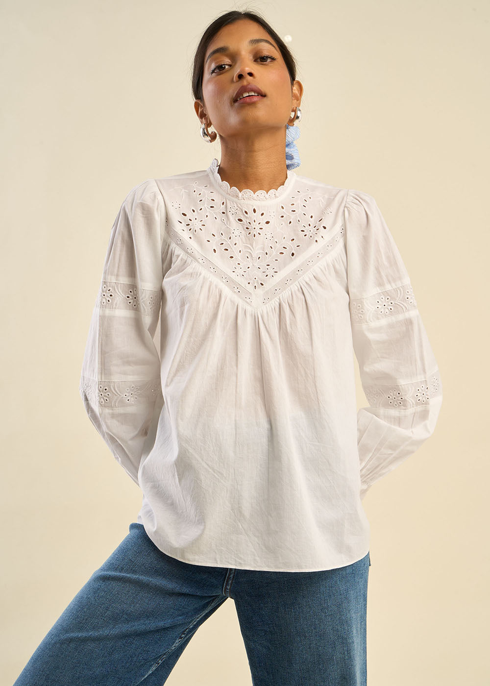 Blouse en voile de coton avec broderies anglaises - Sud Express - 5 - Sud Express