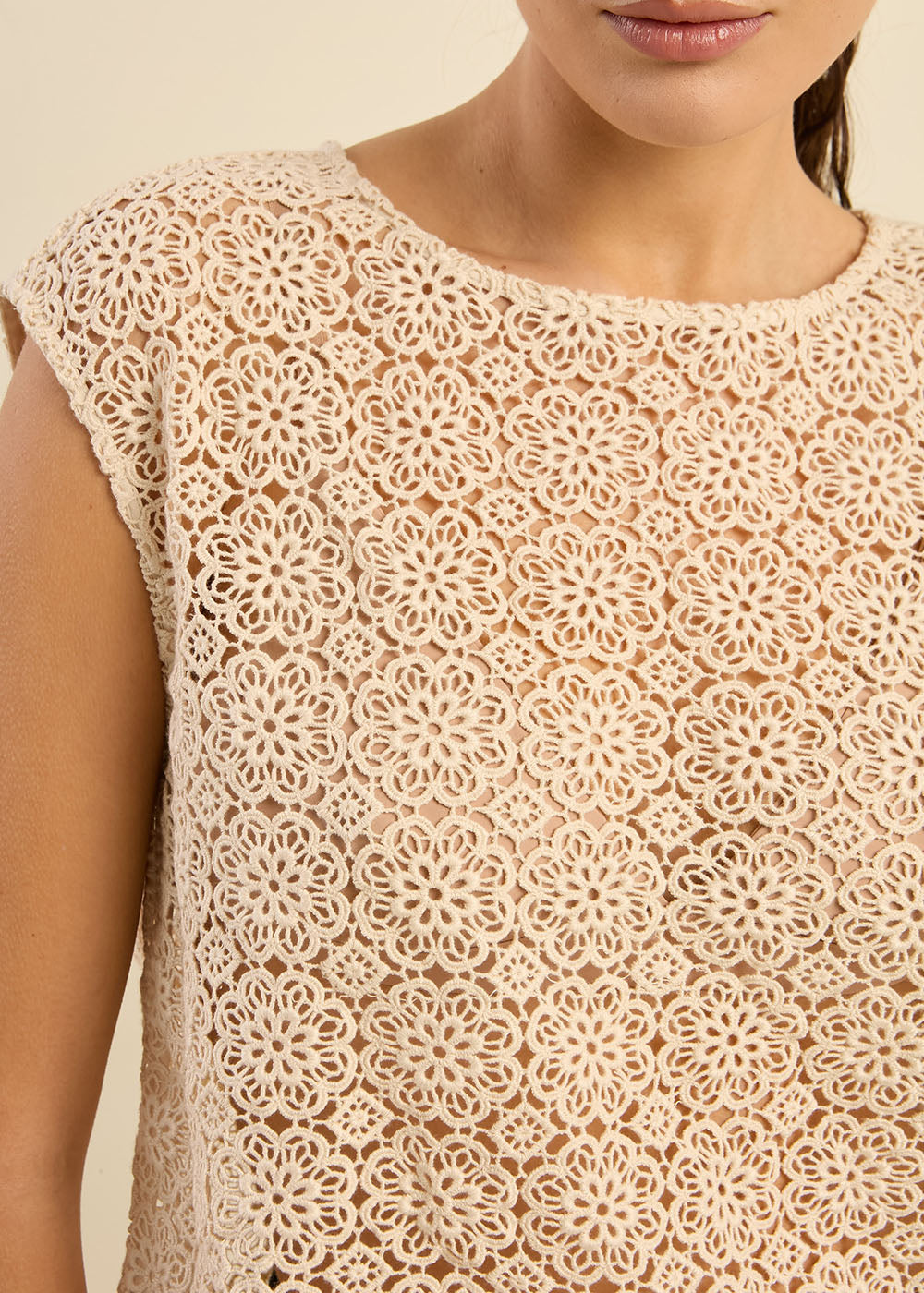 TOSANA Top brodé avec ouverture dans le dos - 1 - Sud Express - Sud Express