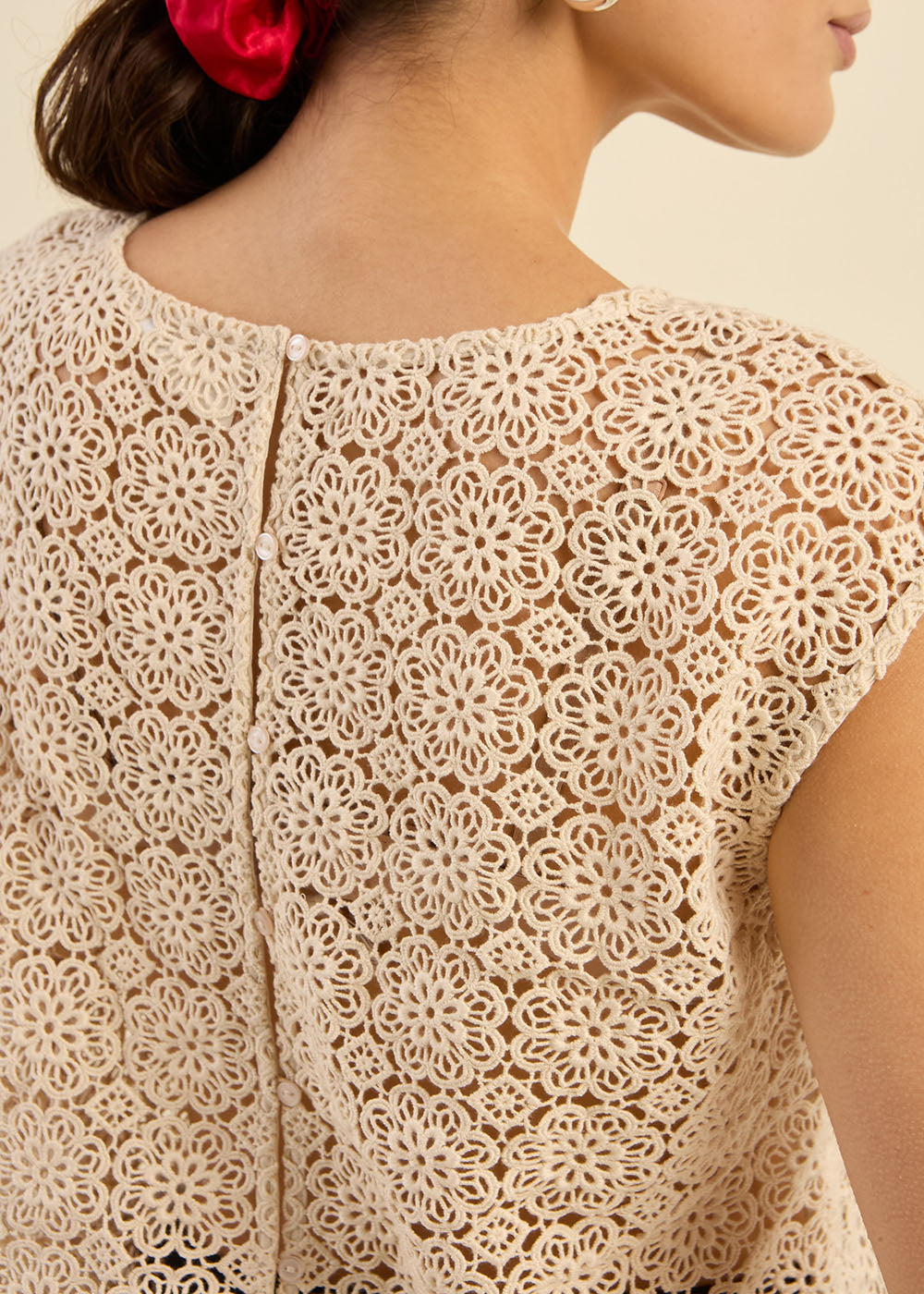 TOSANA Top brodé avec ouverture dans le dos - 4 - Sud Express - Sud Express