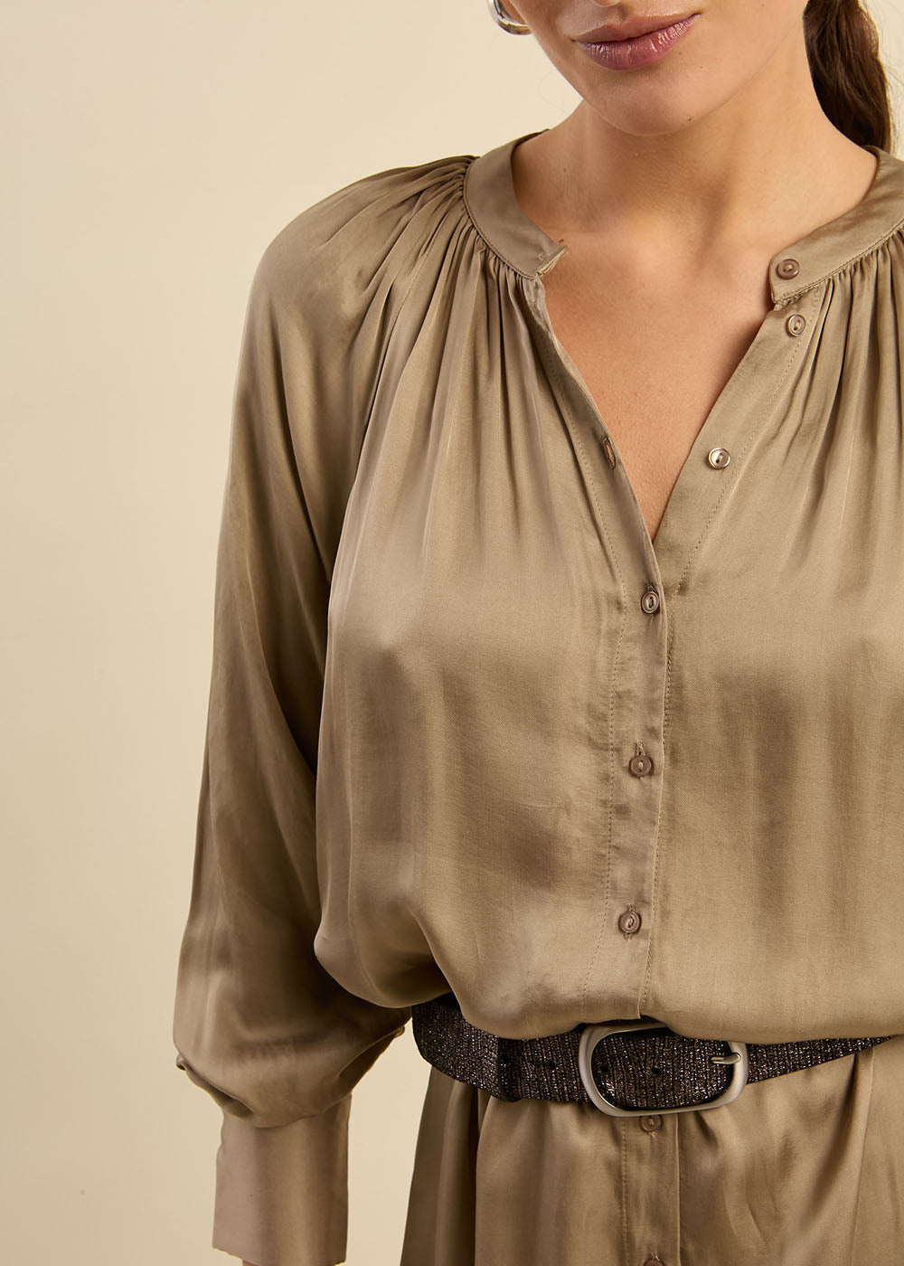 Robe chemise longue en satin - Sud Express - 2 - Sud Express