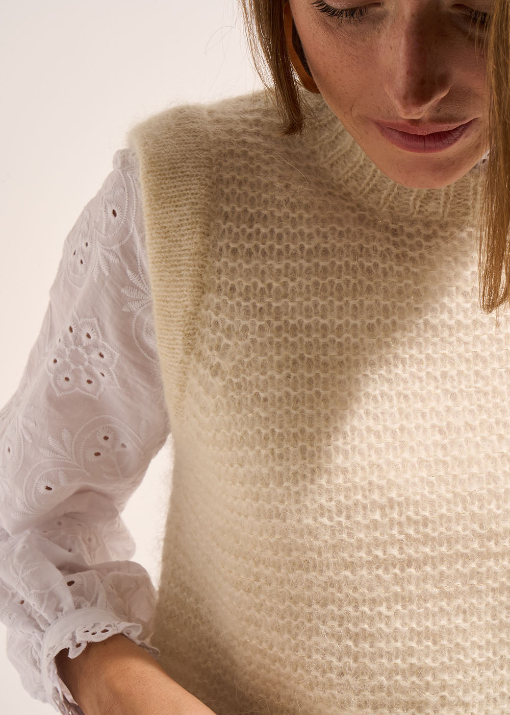 Pull à col rond sans manches détail lurex - Sud Express - 5 - Sud Express