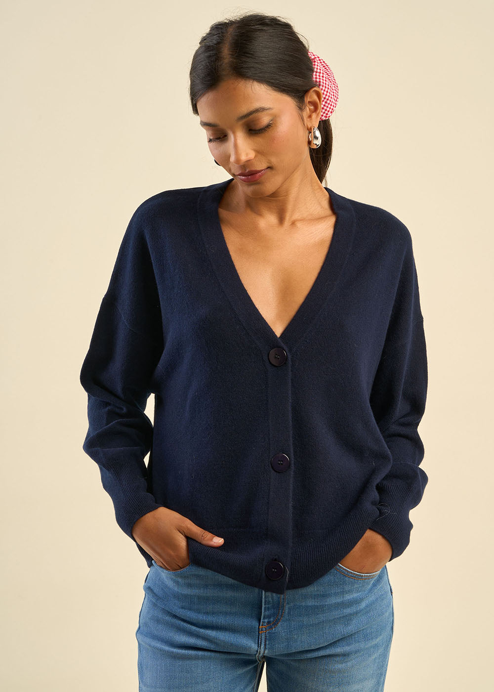 Cardigan à col en V 100% cachemire - Sud Express - 5 - Sud Express