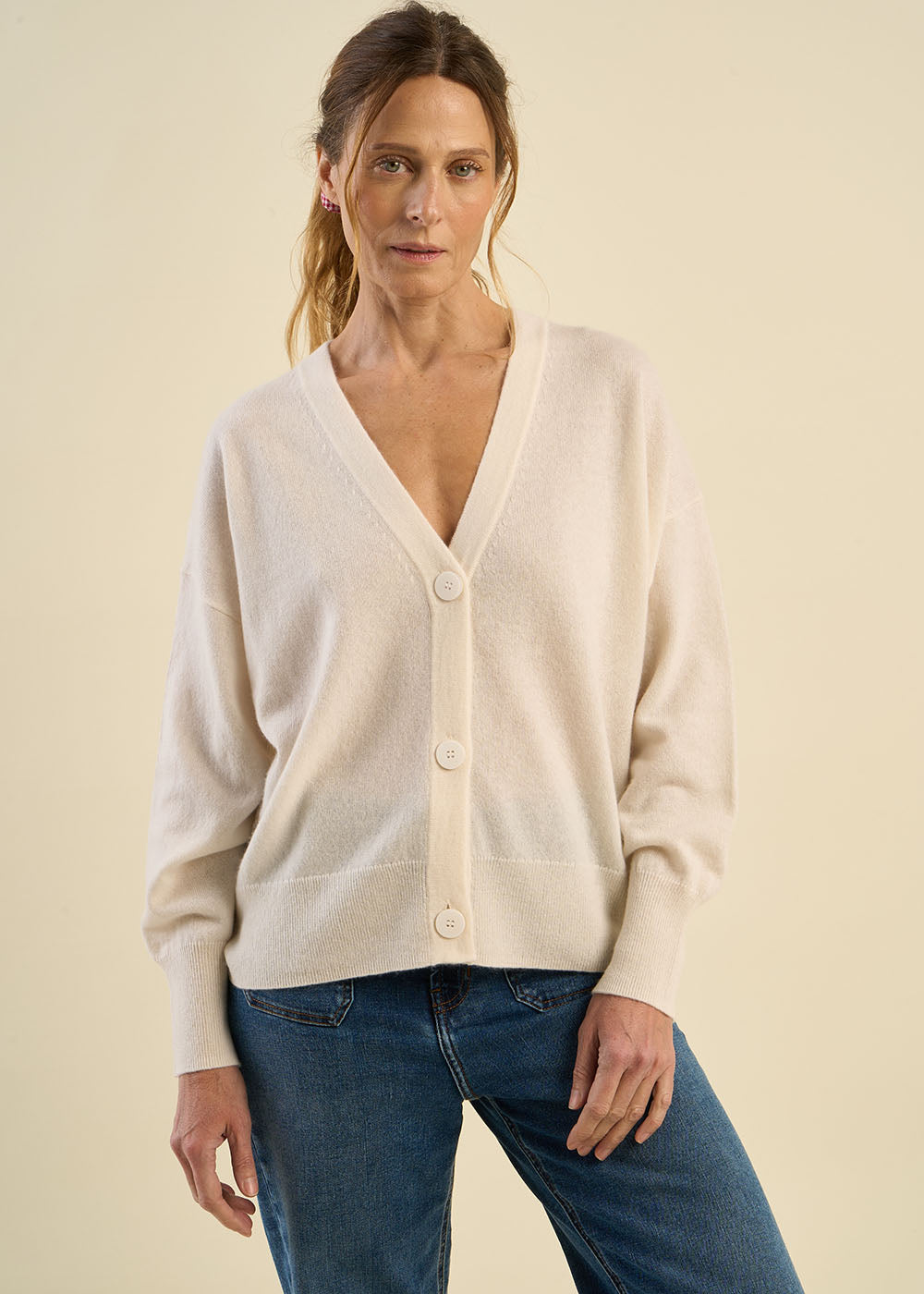 Cardigan à col en V 100% cachemire - Sud Express - 5 - Sud Express