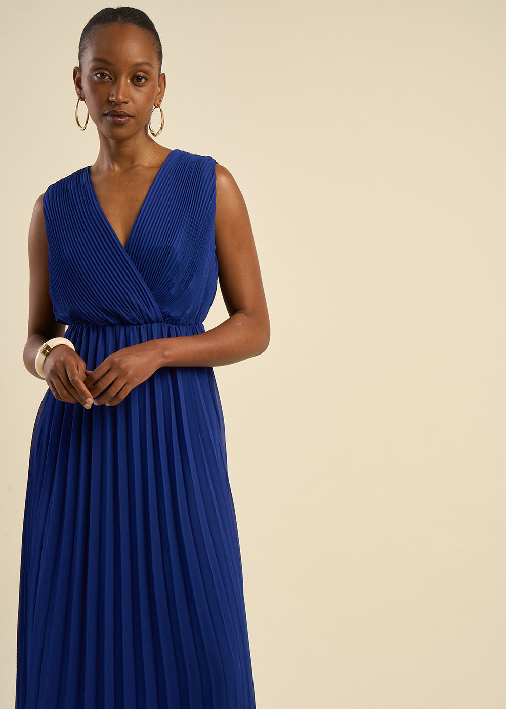 PIA Robe longue plissée sans manches décolleté - 4 - Sud Express - Sud Express
