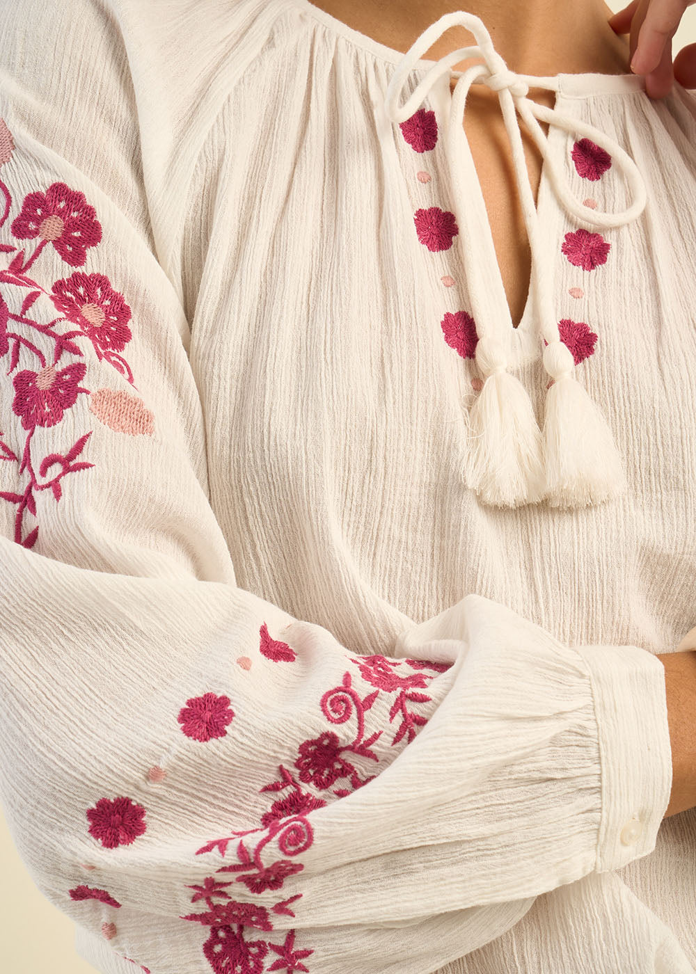 TOKAMA Blouse brodée ample en gaze de coton - 4 - Sud Express - Sud Express