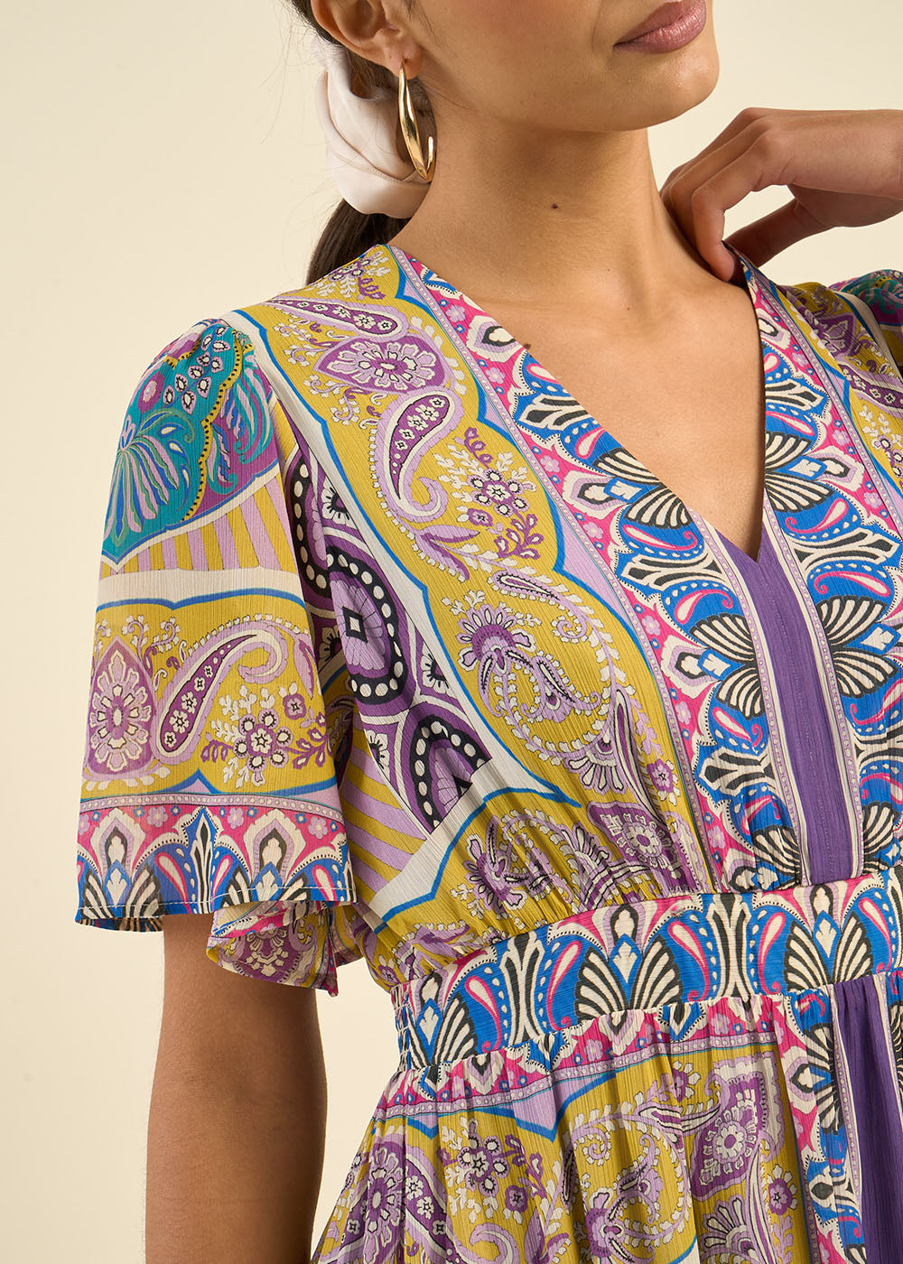 Robe longue décolleté V à motifs - Sud Express - 5 - Sud Express