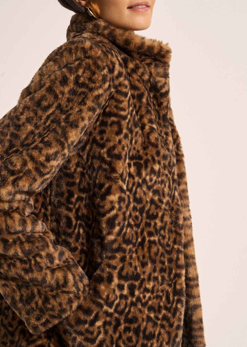 MINTY Manteau fausse fourrure léopard ajusté col droit - 2 - Sud Express - Sud Express