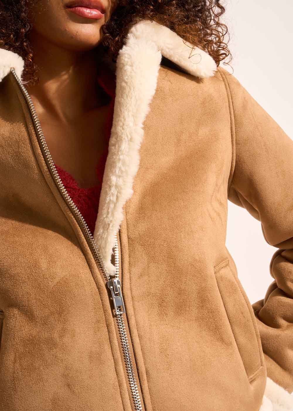 Veste courte en faux suède doublé fausse fourrure - Sud Express - 4 - Sud Express