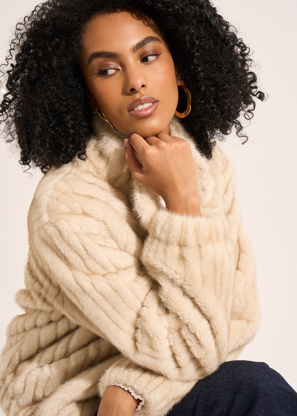 Manteau court en fausse fourrure avec col montant - Sud Express - 6 - Sud Express