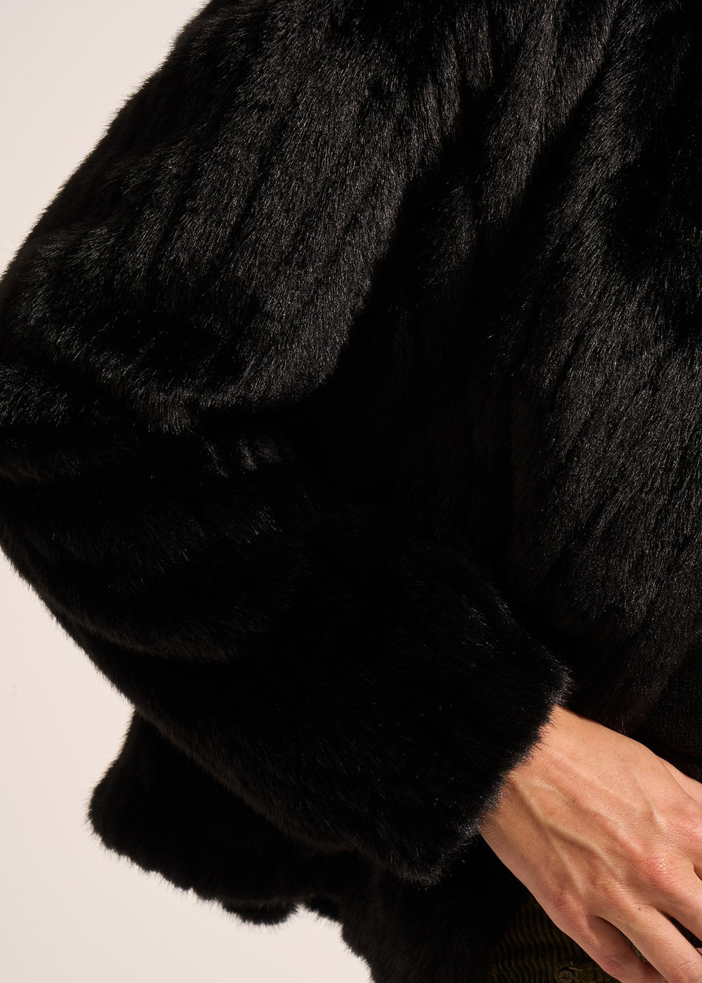 MATHILDE Manteau court en fausse fourrure avec col montant - 4 - Sud Express - Sud Express