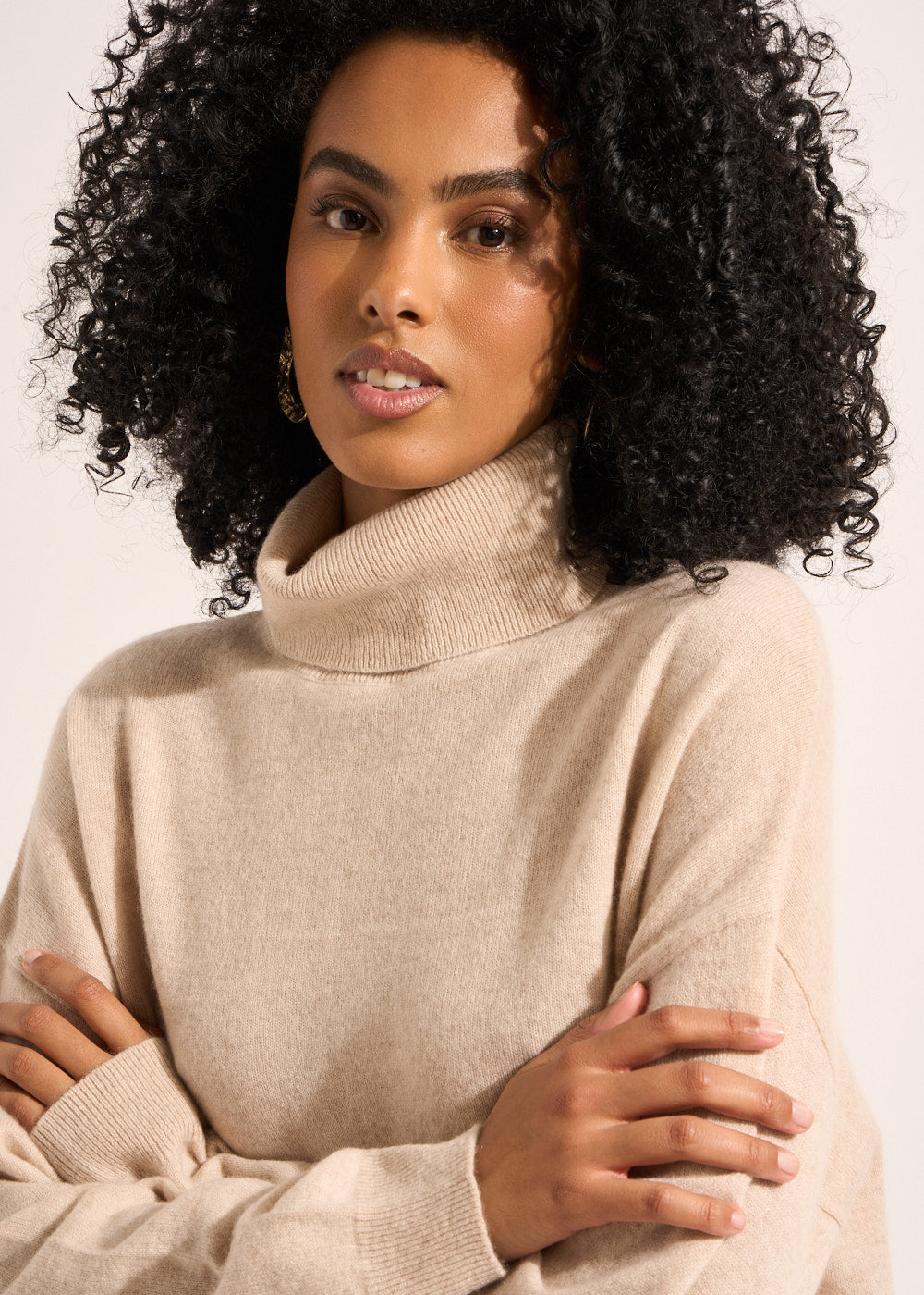 Pull col roulé ample à manches longues en cachemire - Sud Express - 5 - Sud Express