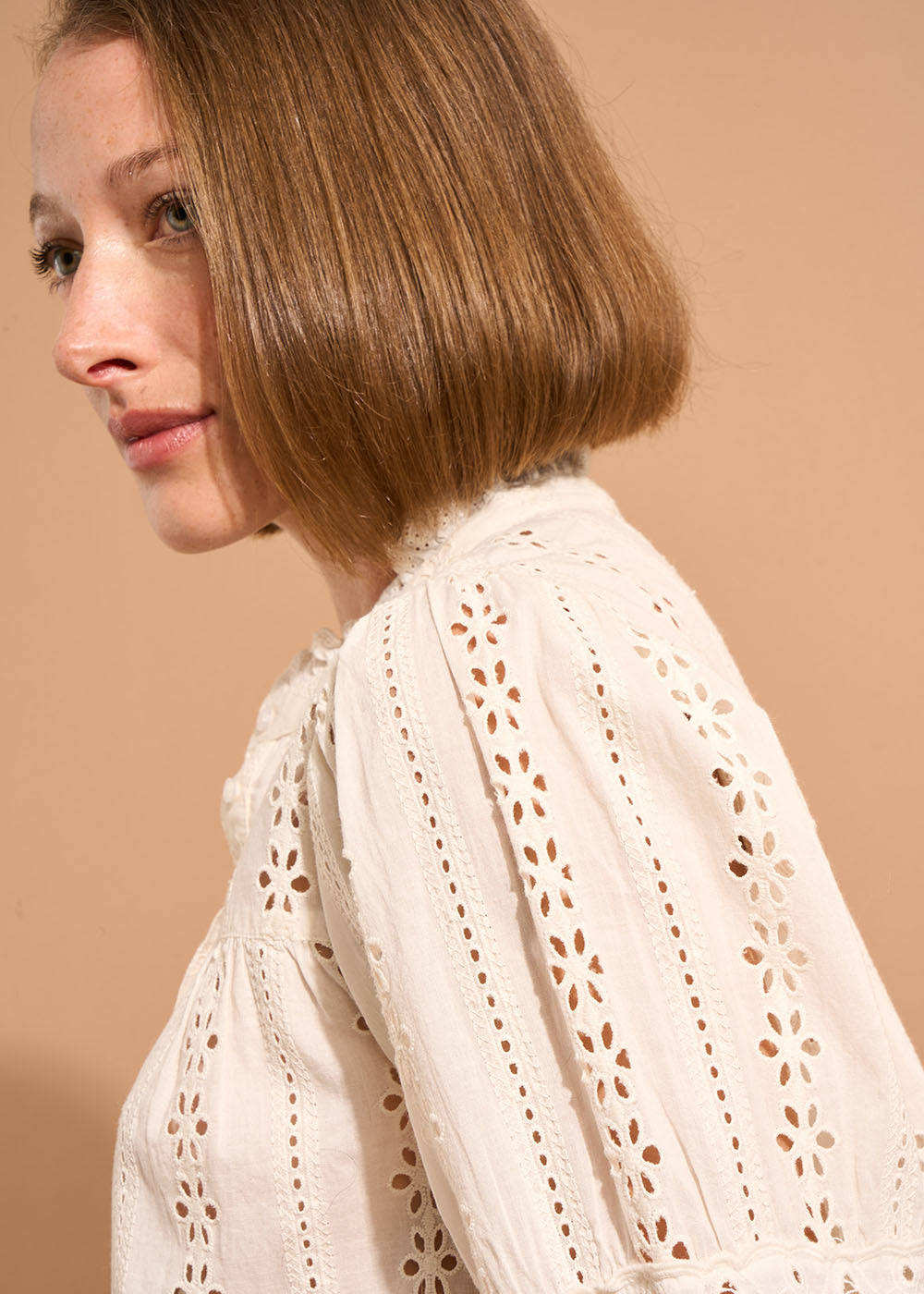 CAJOSIANE Chemise ample en broderie anglaise à col volanté - 2 - Sud Express - Sud Express