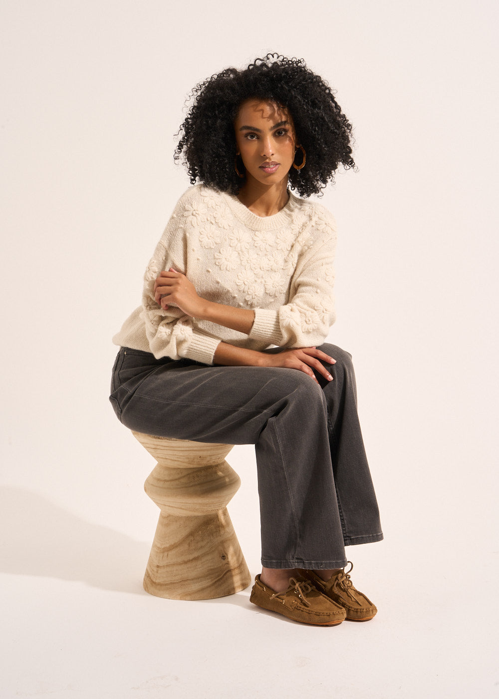 Pull orné de marguerites faites main - Sud Express - 6 - Sud Express