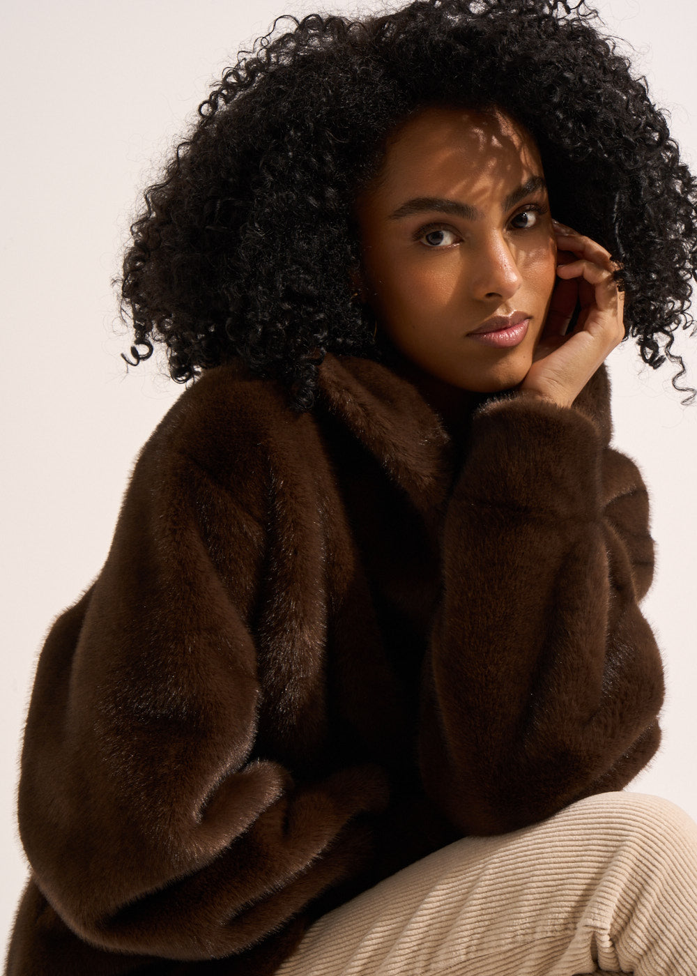 MICHALYNA Manteau mi long en fausse fourrure à capuche - 2 - Sud Express - Sud Express