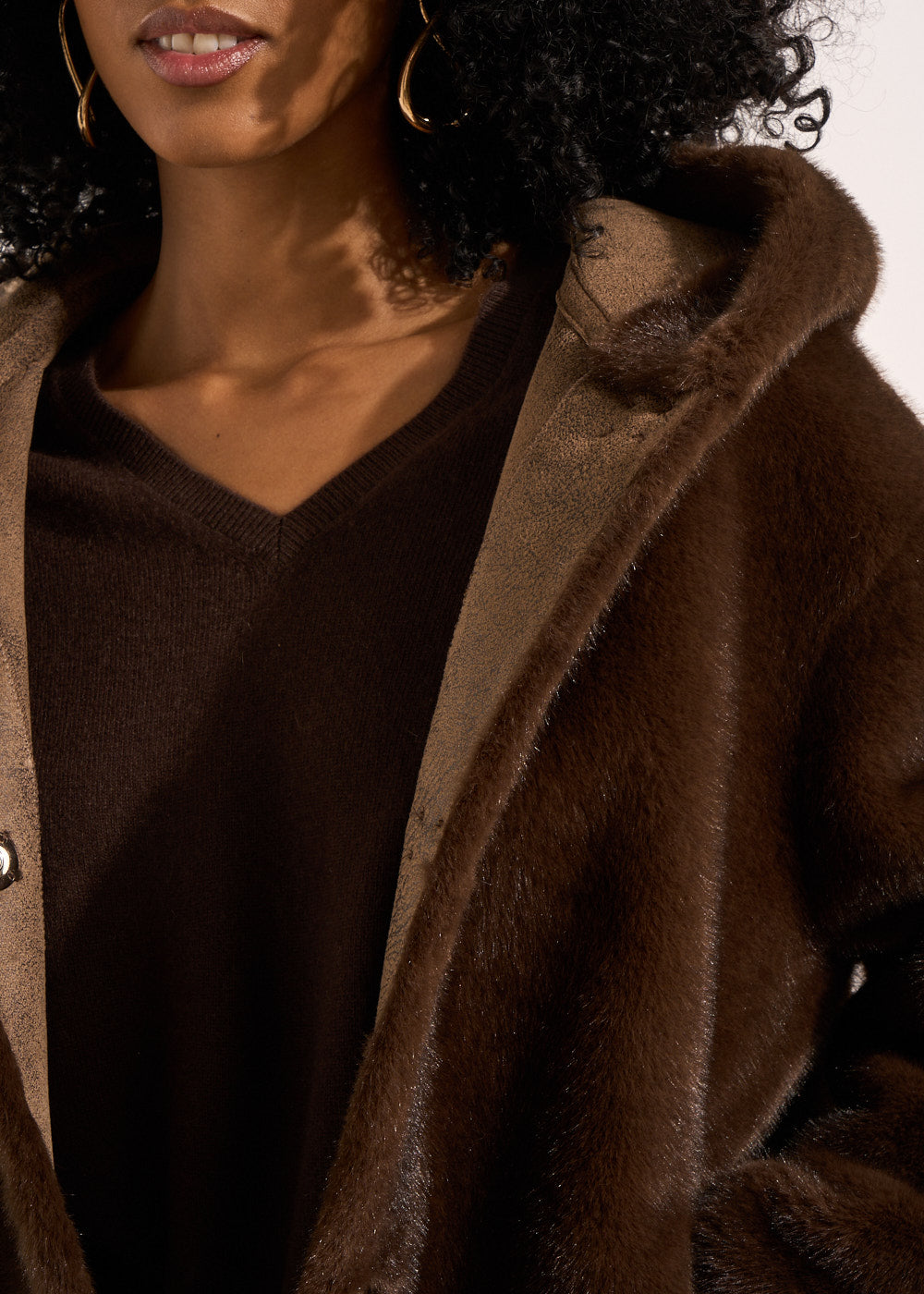 Manteau mi long en fausse fourrure à capuche - Sud Express - 7 - Sud Express