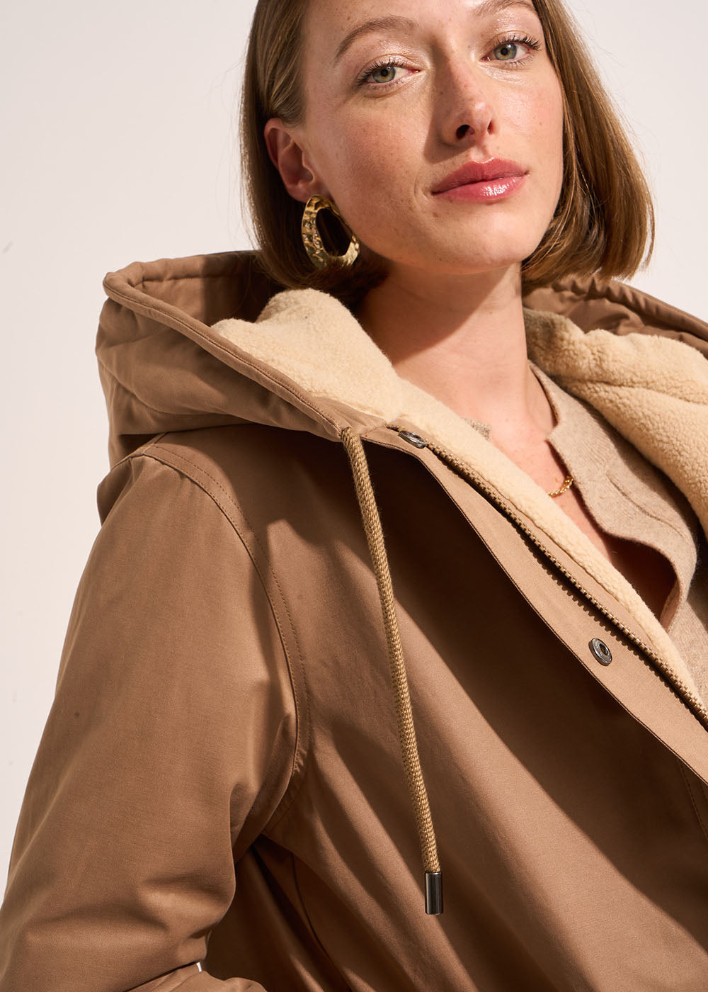 Veste courte déperlante doublée fausse fourrure avec capuche - Sud Express - 2 - Sud Express