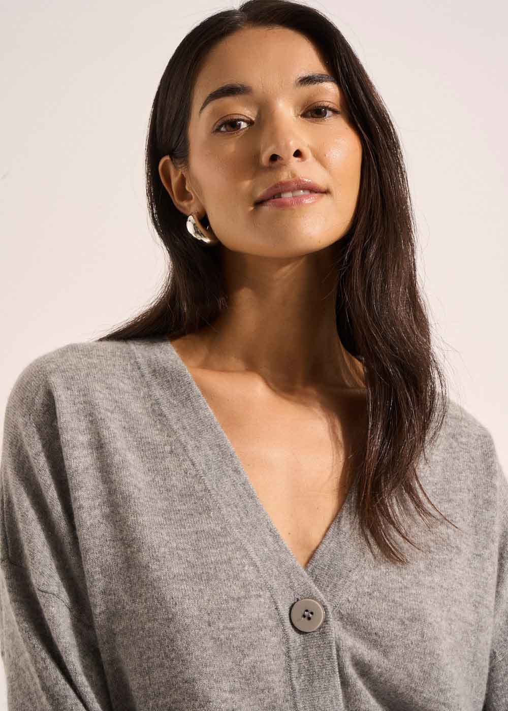 Gilet ample avec col V en cachemire - Sud Express - 7 - Sud Express