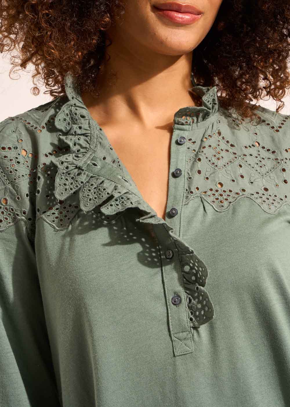 TASHIA Top en jersey détails brodés - 2 - Sud Express - Sud Express