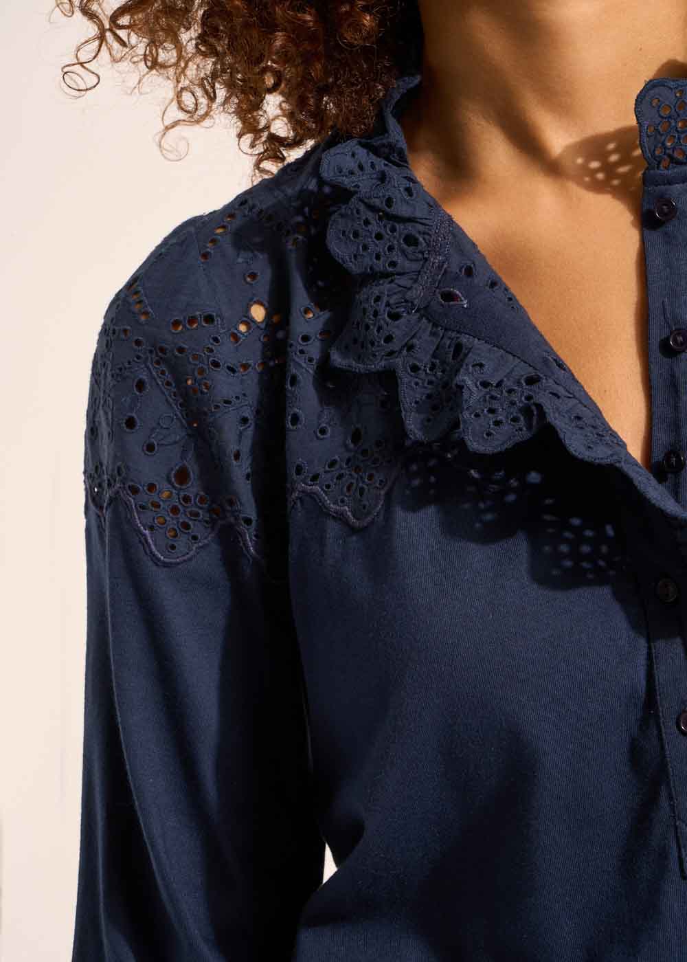 TASHIA Top en jersey détails brodés - 2 - Sud Express - Sud Express