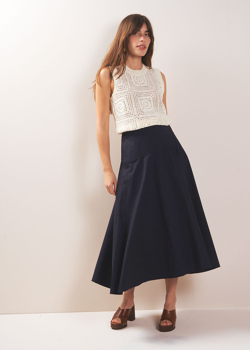 Jupe midi évasée avec des boutons dorés - Sud Express - 5 - Sud Express