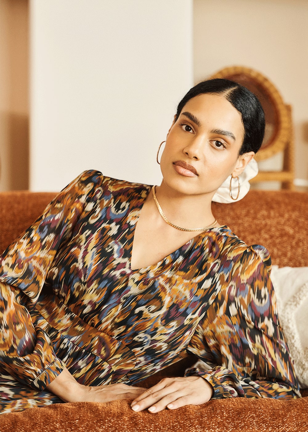 RELOYA Robe longue imprimée avec un col V et des manches longues bouffantes - 2 - Sud Express - Sud Express