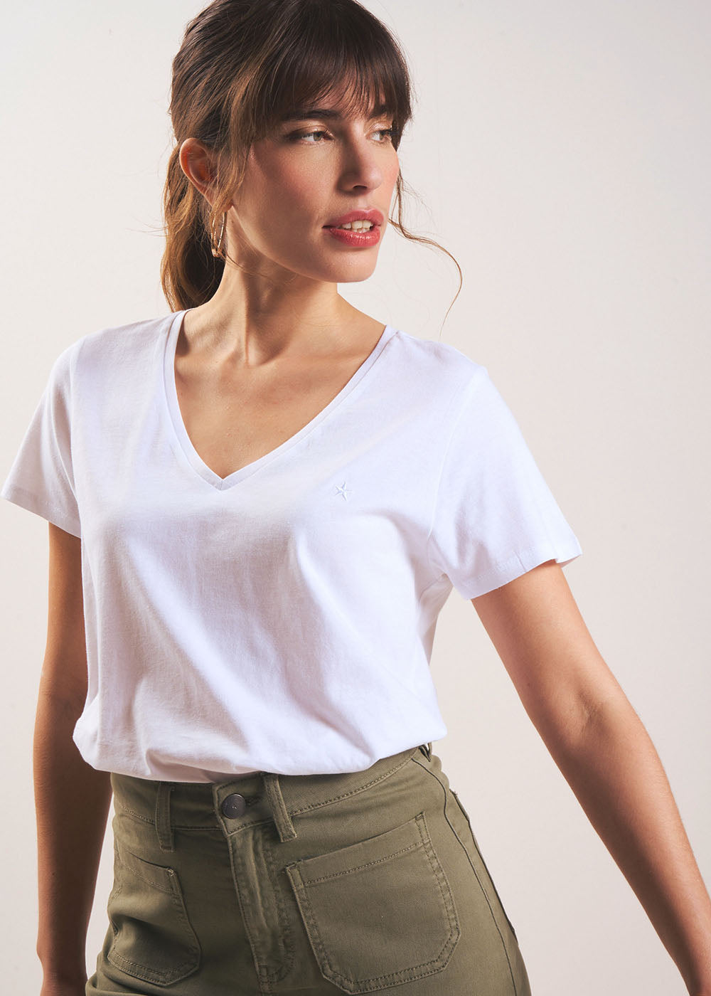 TORIA Tee-shirt col V en coton - 1 - Sud Express - Sud Express