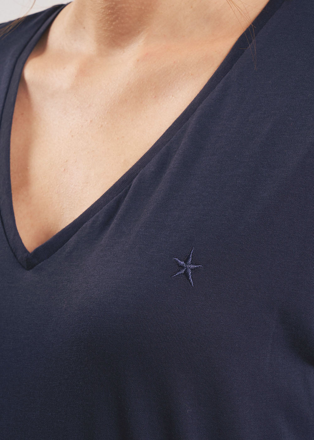 TORIA Tee-shirt col V en coton - 2 - Sud Express - Sud Express