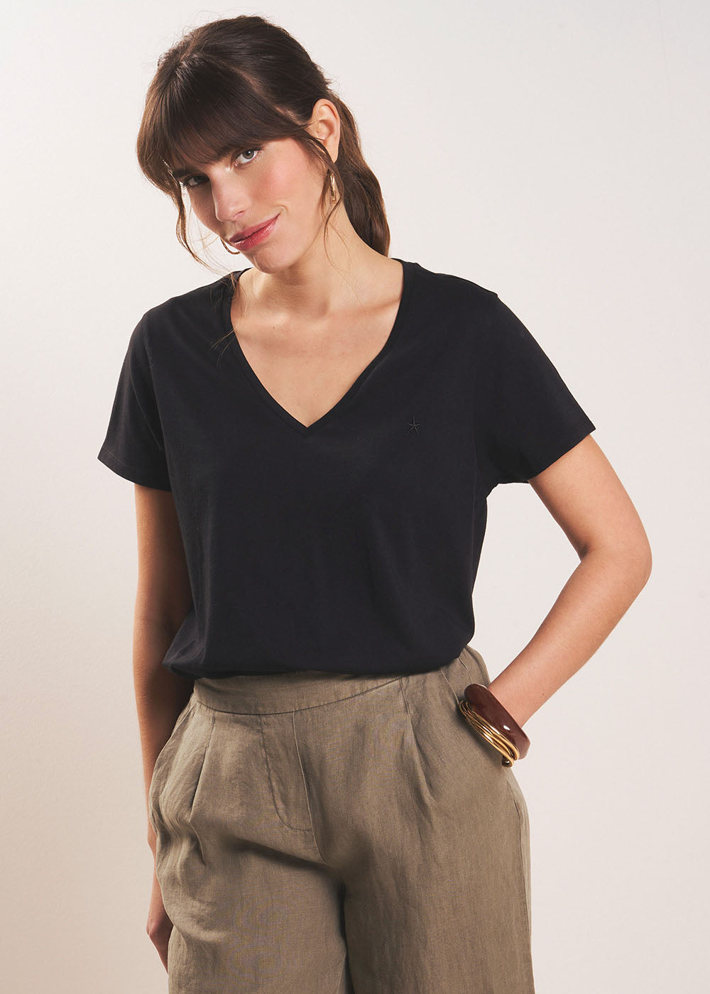 TORIA Tee-shirt col V en coton - 1 - Sud Express - Sud Express