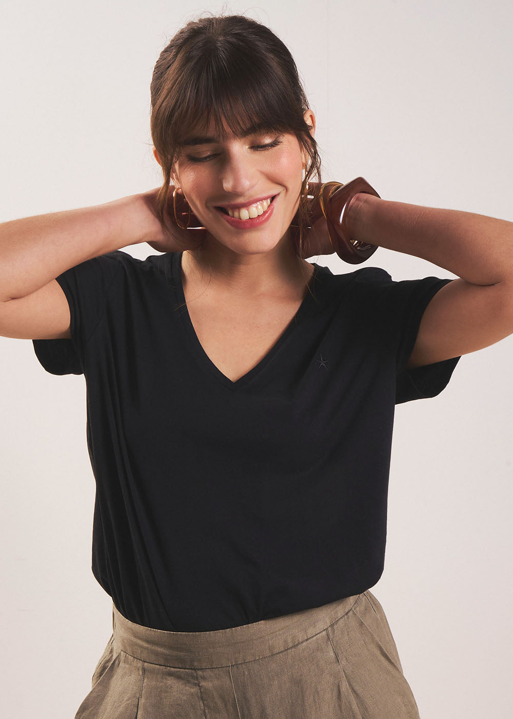 Tee-shirt col V en coton - Sud Express - 5 - Sud Express