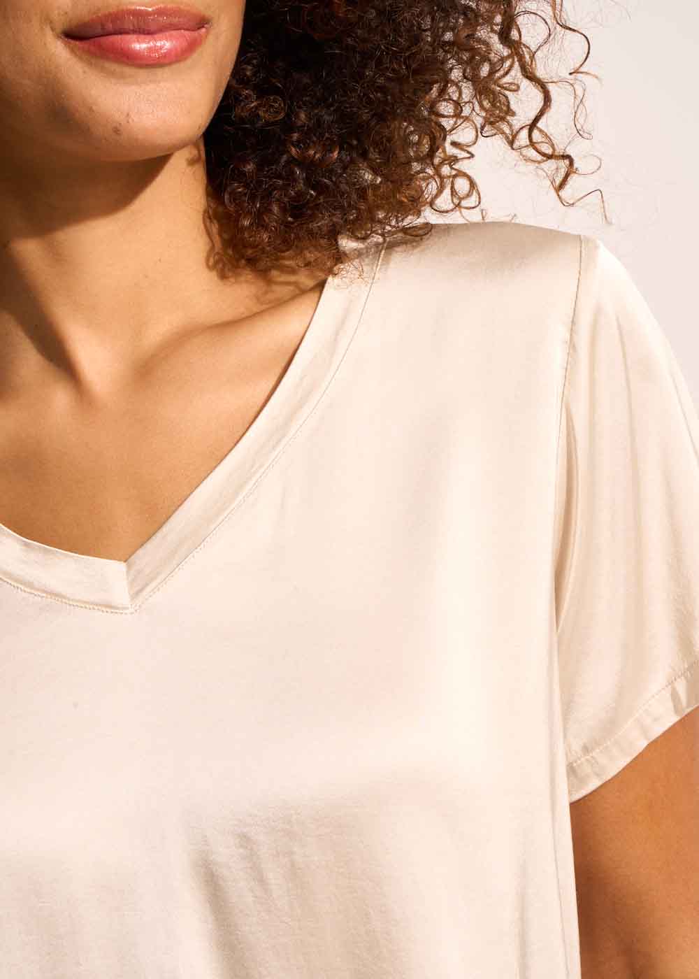 TICIA T-shirt à col V et manches courtes - 2 - Sud Express - Sud Express