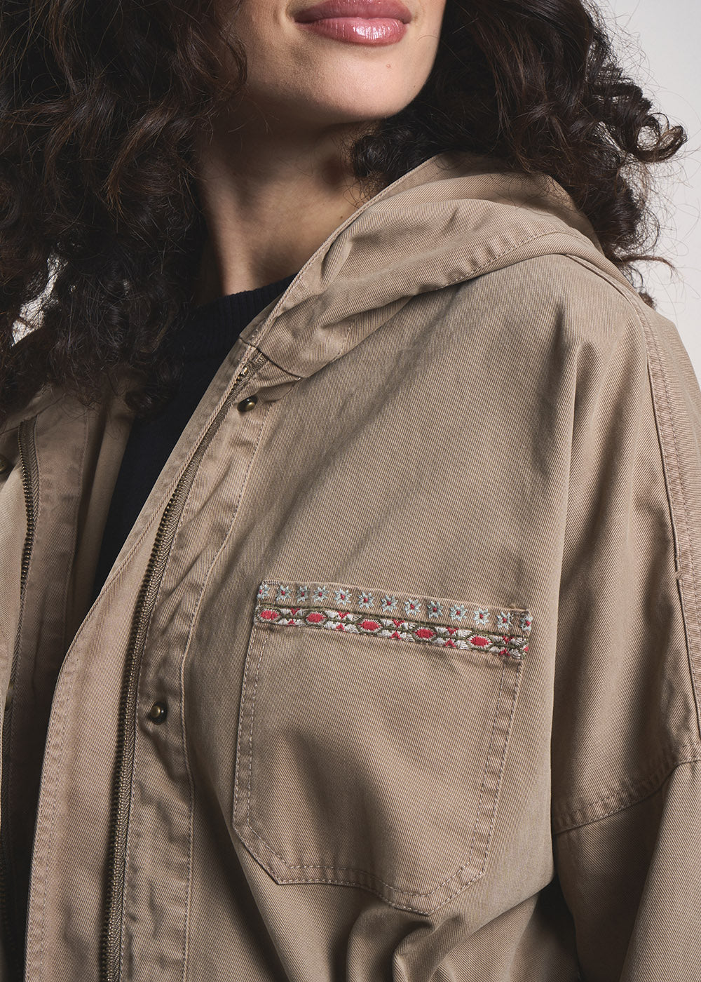 VALOUISE Parka en coton brodée à capuche - 4 - Sud Express - Sud Express