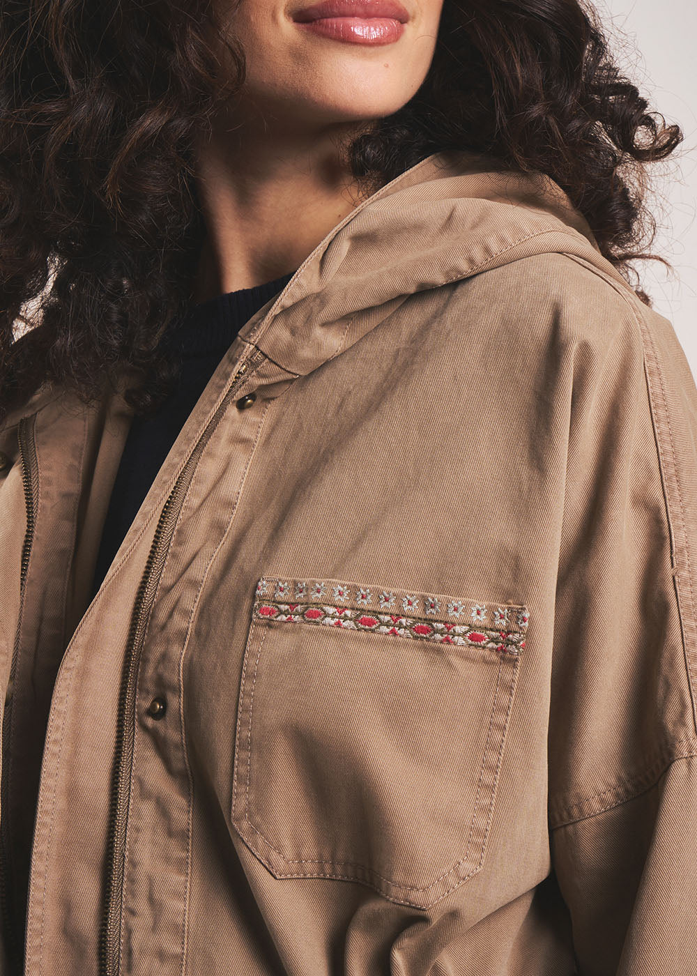 VALOUISE Parka en coton brodée à capuche - 4 - Sud Express - Sud Express