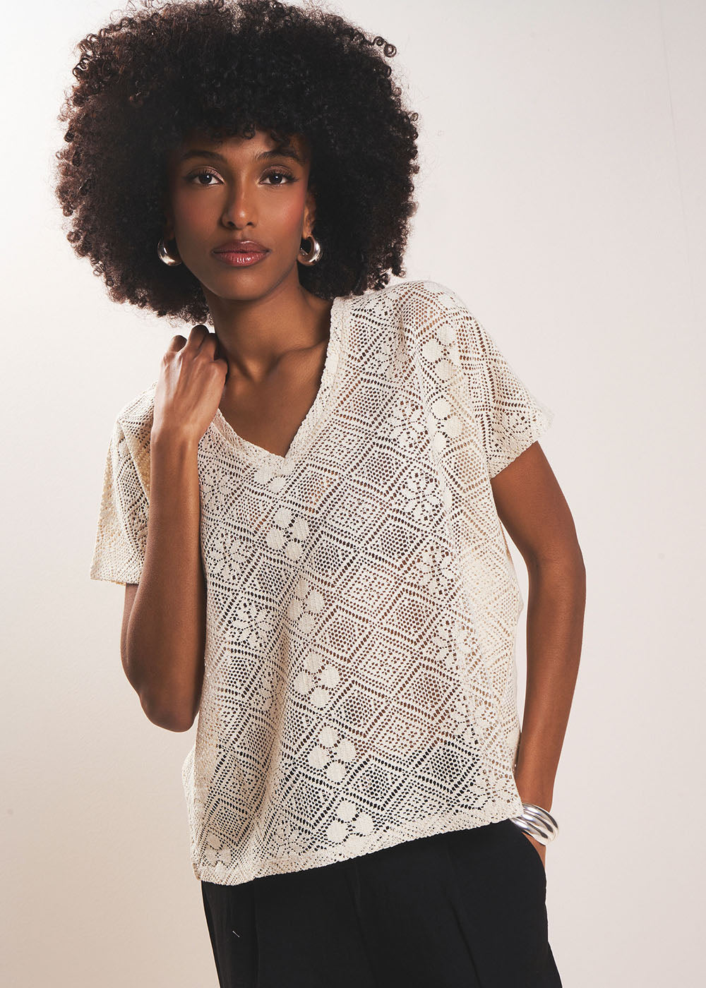 TASIANY T-shirt à col V en dentelle fine - 1 - Sud Express - Sud Express