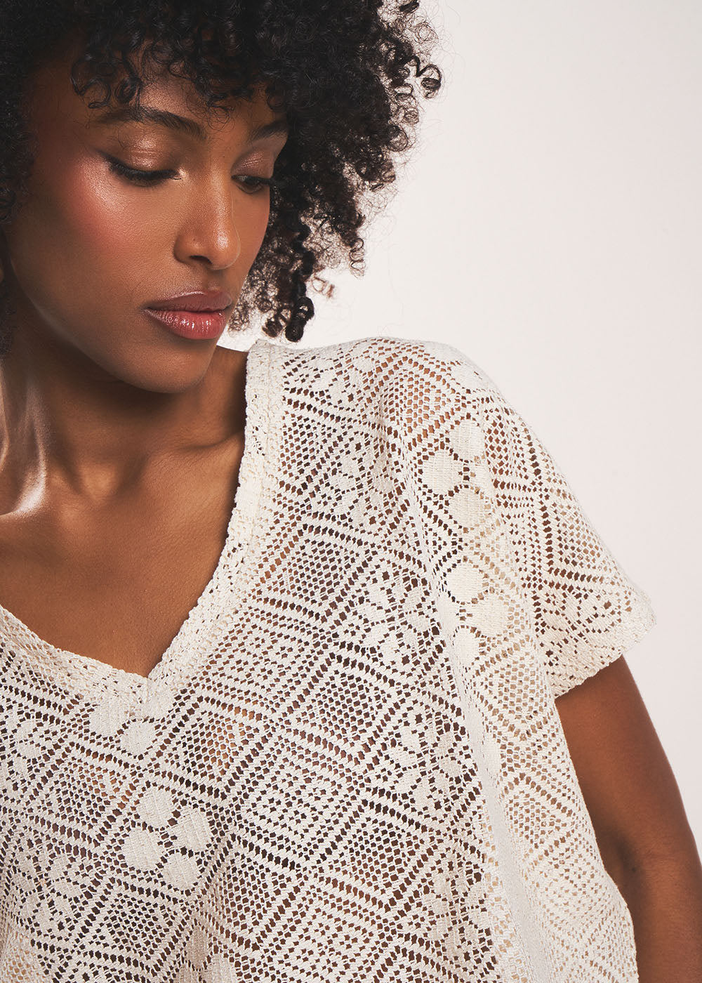 TASIANY T-shirt à col V en dentelle fine - 2 - Sud Express - Sud Express