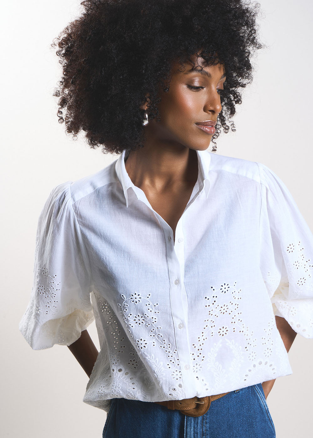 Chemise brodée avec manches volumineuses - Sud Express - 7 - Sud Express