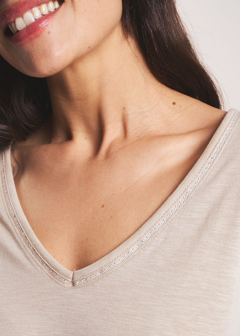 THEI T-shirt col V - 2 - Sud Express - Sud Express